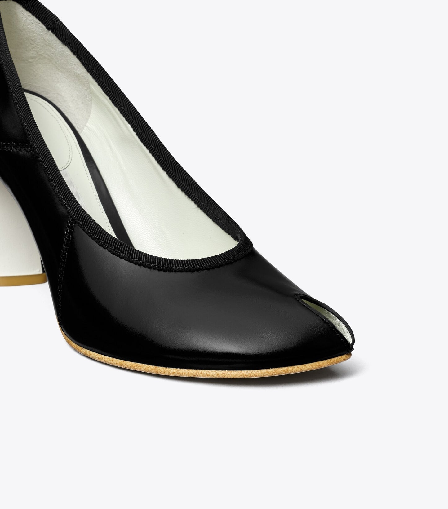 Peep-Toe Pump